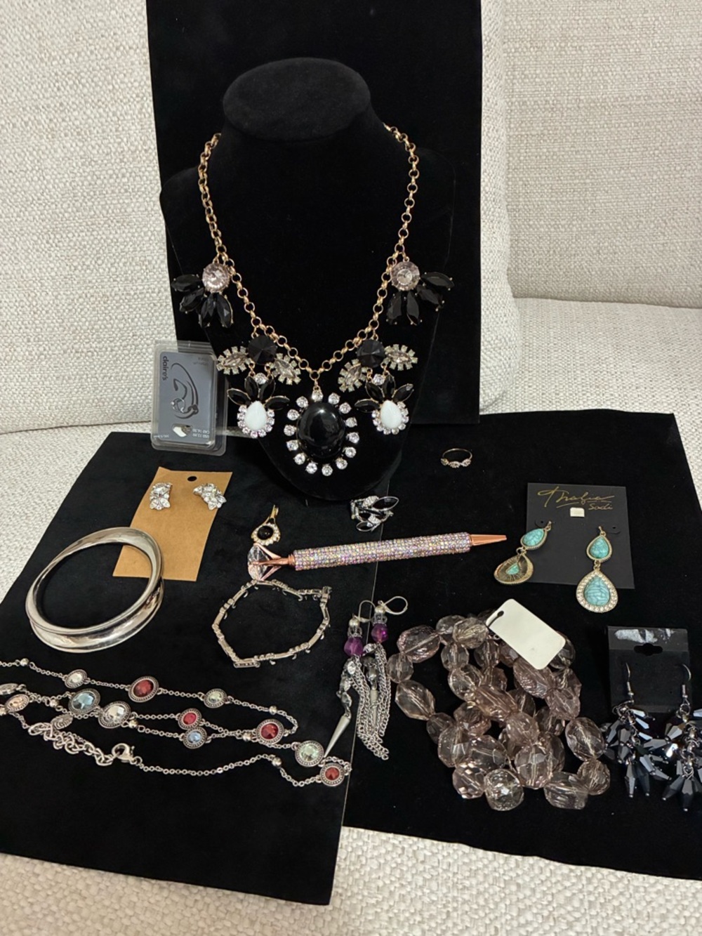 EUC Bling Statement Jewelry Bundle 14 Pc - Picture 1 of 16